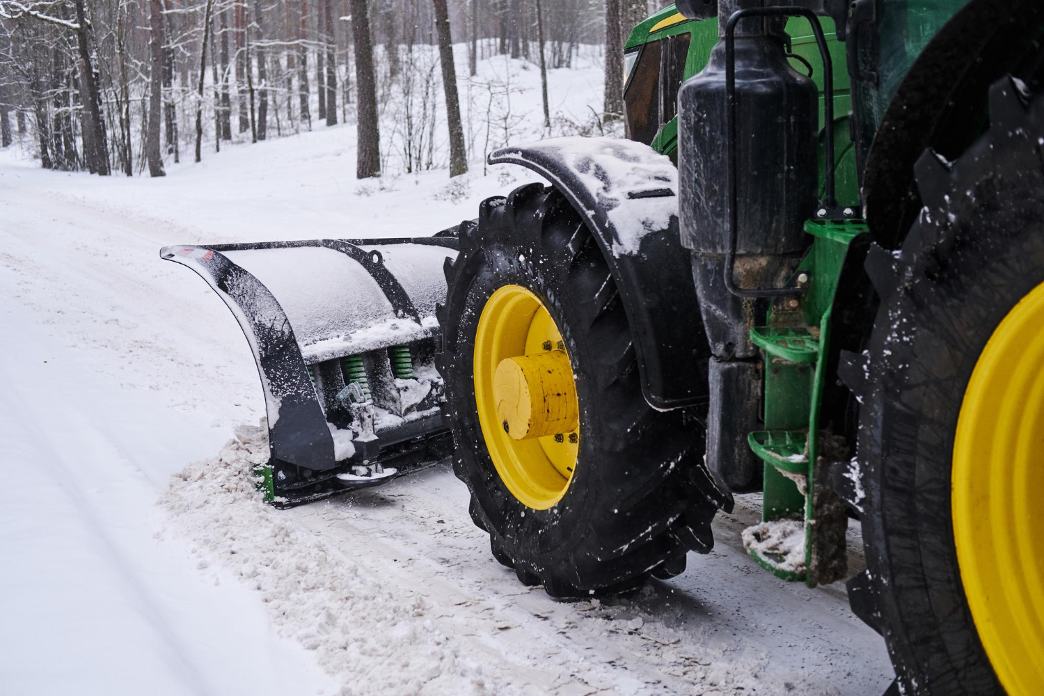 Why Professional Snow Removing Services in Monroe Township, NJ Is Worth the Investment