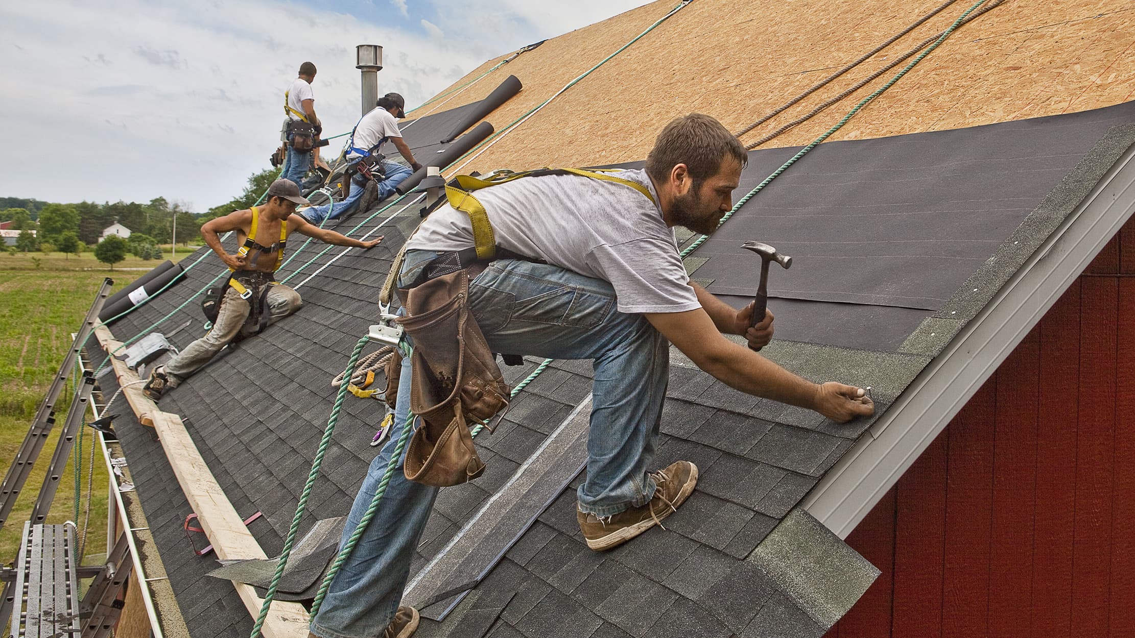 Why Local Roofing Contractors in Milford Are Your Best Choice