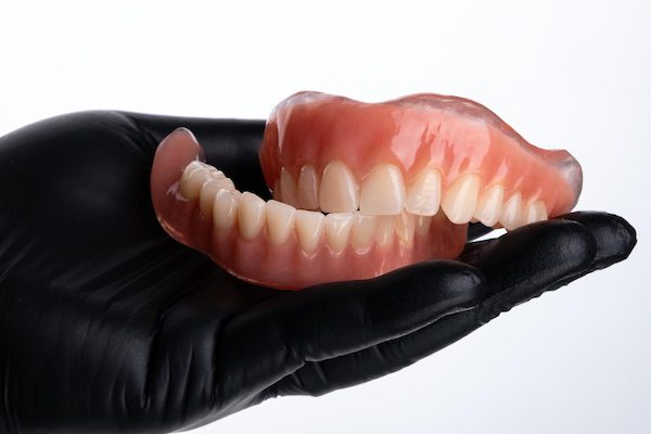 What to Do When You Have Broken Dentures?