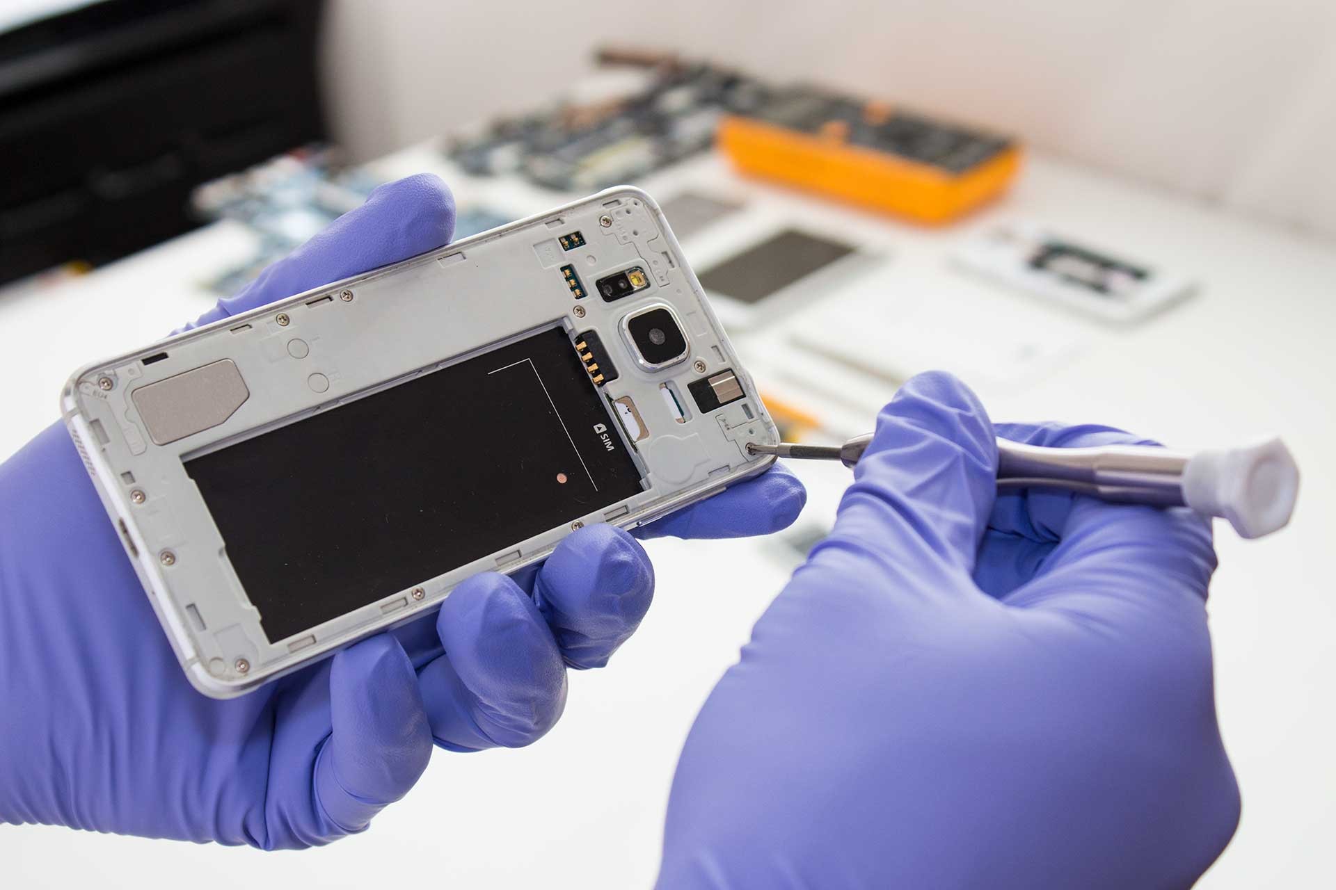How to choose a great service center for iPhone Repair?