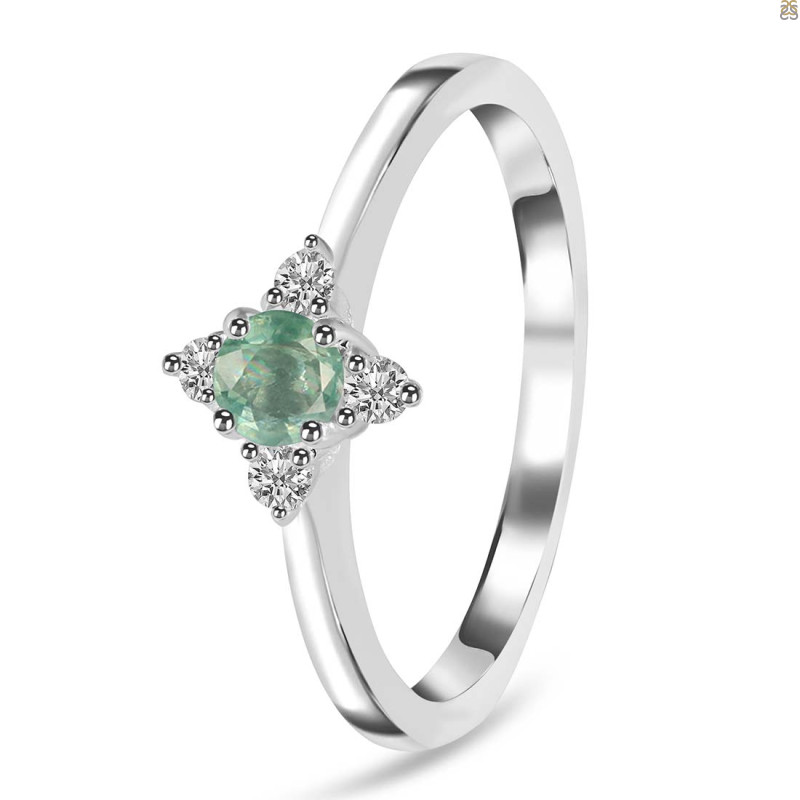How to Style Green Kyanite Jewelry for Everyday and Special Moments