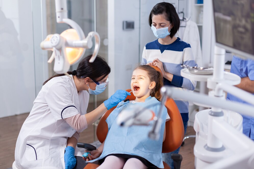 What Makes a Dental Clinic a Good Fit for Families