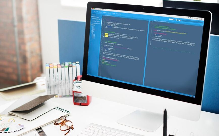 Headless CMS vs. Traditional CMS: What’s Best for Custom Web Development?