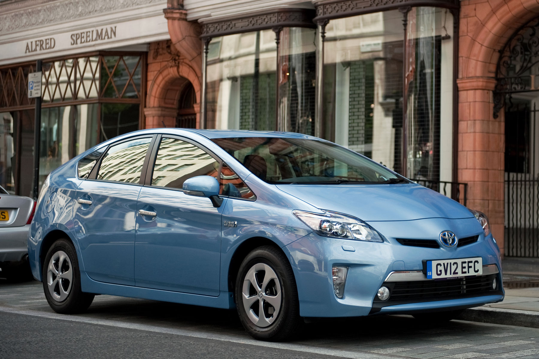 Why Wolverhampton Taxi Rental in Manchester is Perfect for Private Hire Drivers