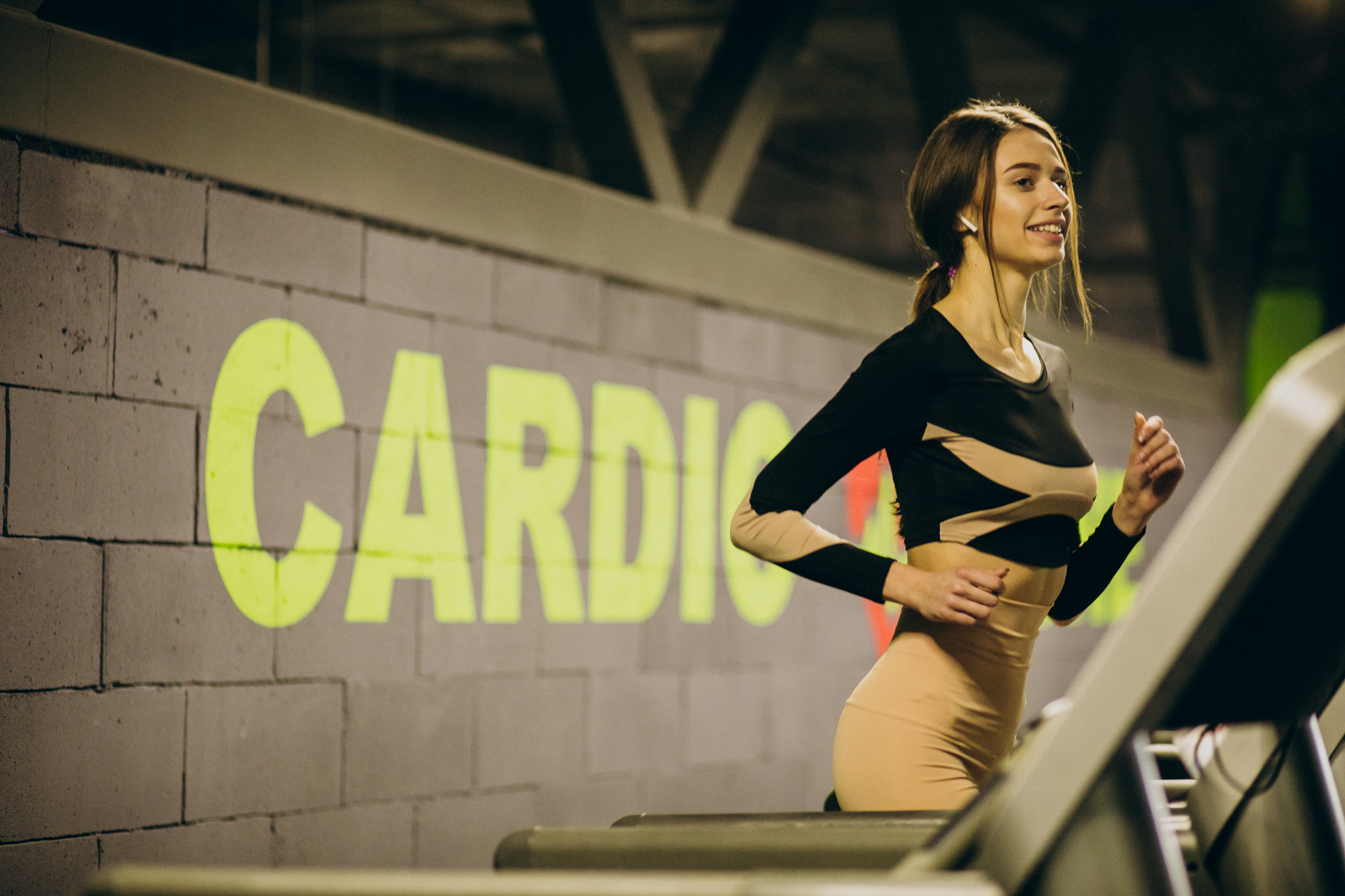 Cardio vs. Weights: What’s Best for Fat Loss?