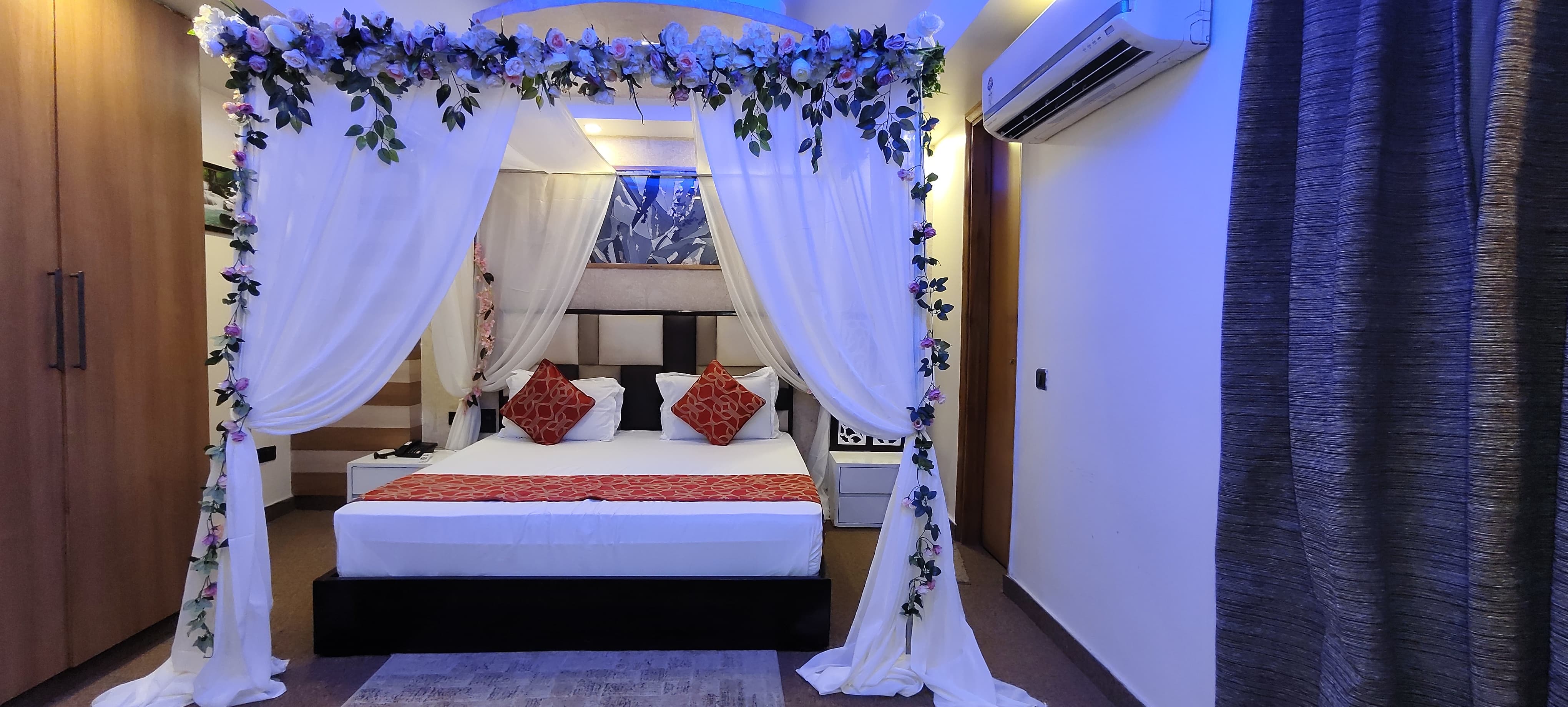 Best Hotels in Pankha Road, Janakpuri, West Delhi
