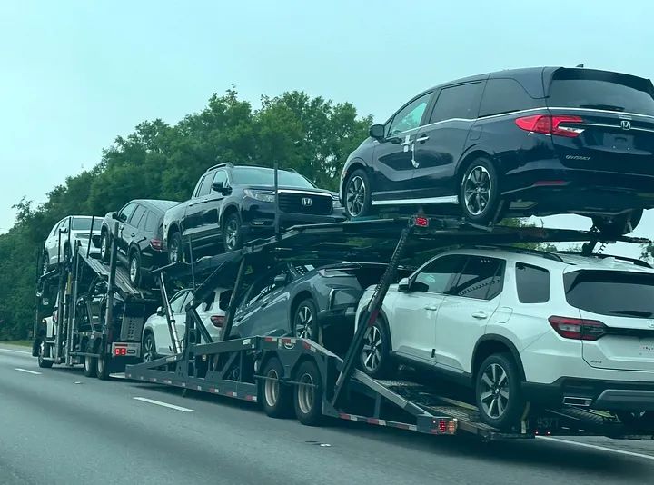 Vehicle Shipping Service in Miami – What You Need to Know