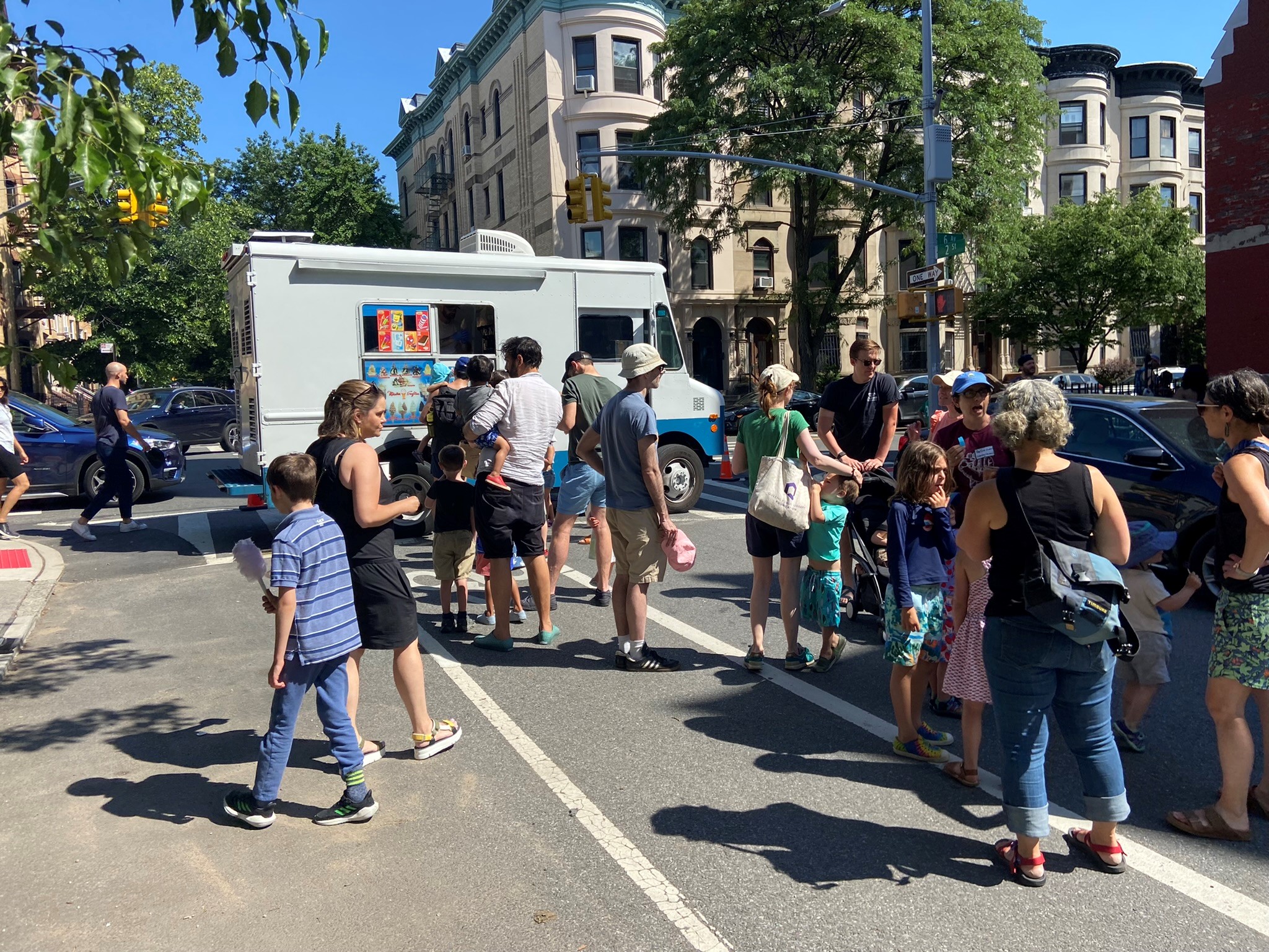 Rolling Sweet Delights: The Untold Story of Ice Cream Trucks and Their Timeless Charm