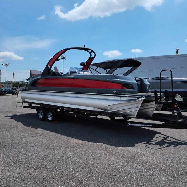 Manitou Pontoon Boats Dealers in Memphis