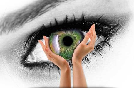 How an Eye Specialist Can Help You Manage Common Vision Problems