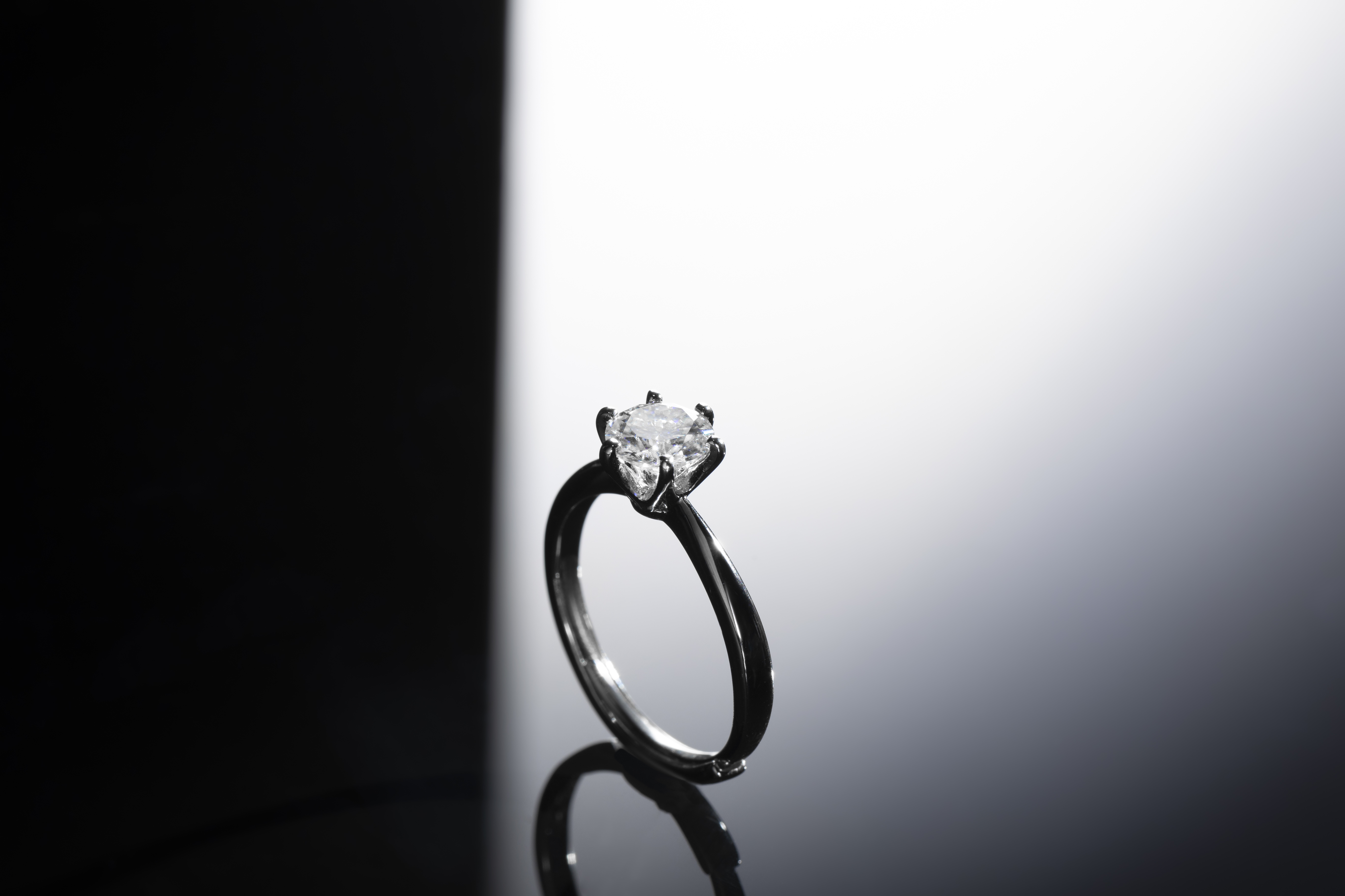 How to Customize Your Engagement Ring to Make It Truly Unique