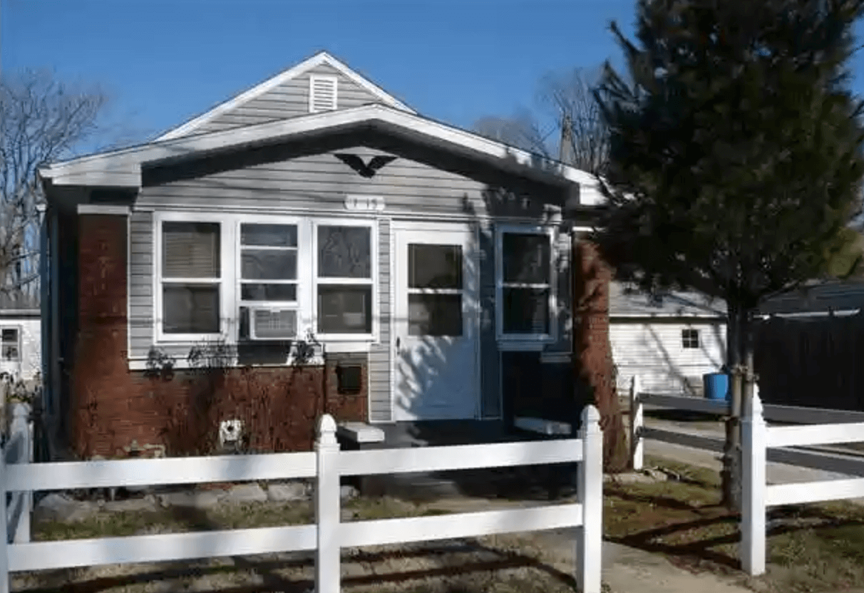 Why a Local Cash Home Buyer in Evansville Offers Better Deals Than National Companies