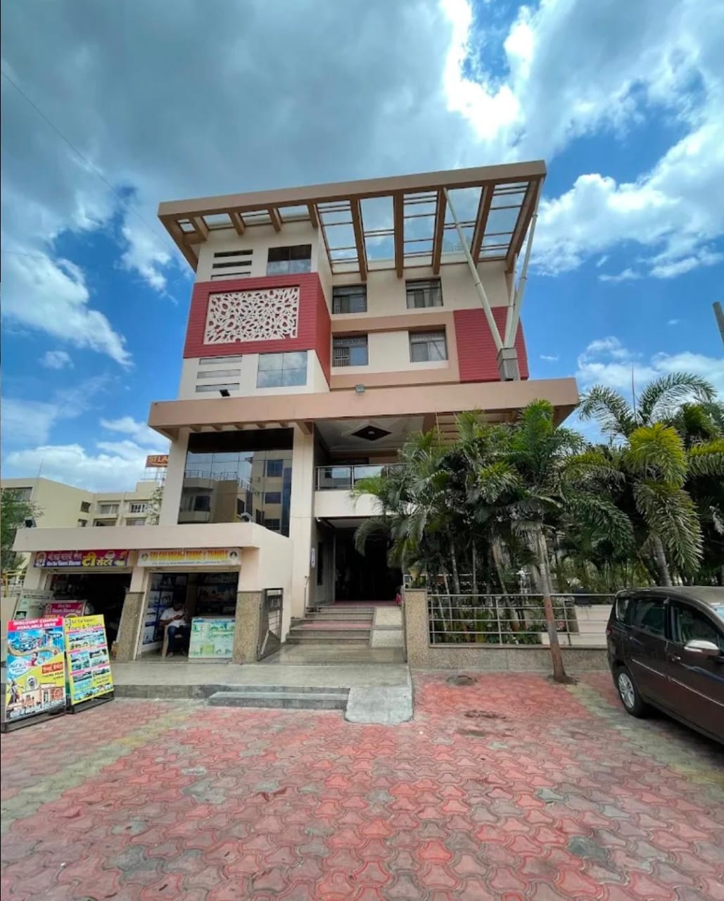 Family-Friendly and Devotee-Centered: Vasavi Bhavan Shirdi Review