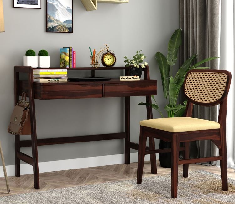 The Art of Choosing a Study Table and Chair for Elegance