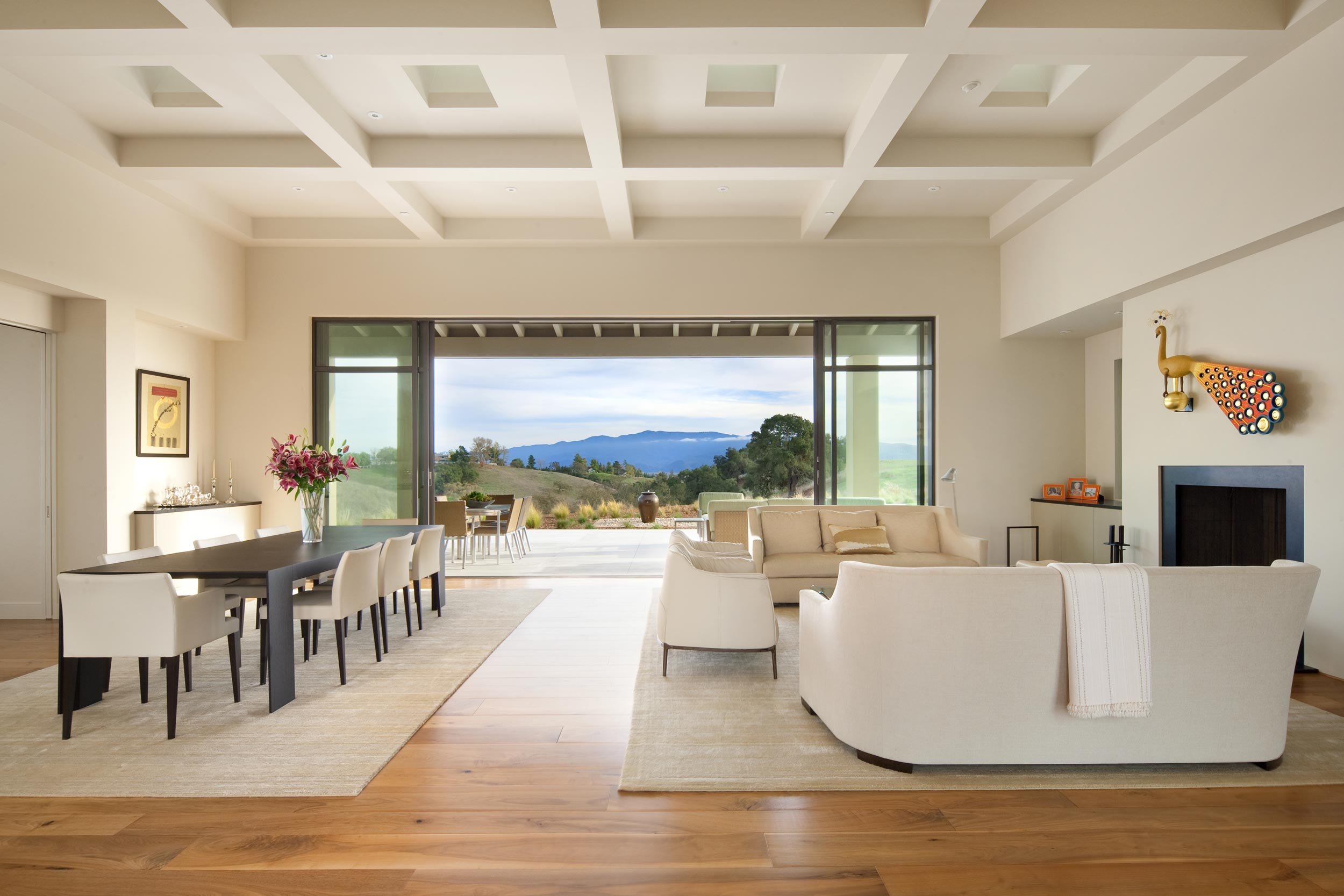 Ojai House Architecture: Fusing Earthy Modernism with Timeless Craft!
