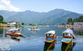 Mesmerizing Kashmir Tour Packages from Pune: Your Gateway to Heaven on Earth