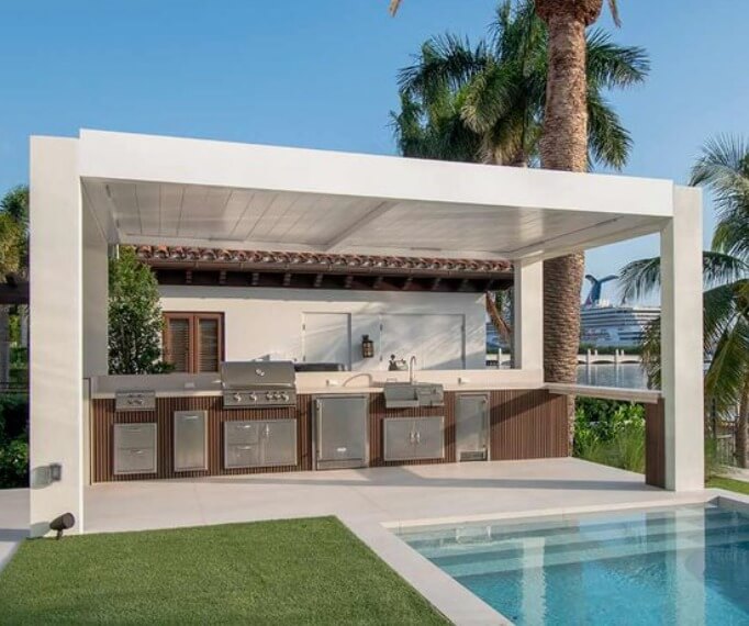 Luxury Outdoor Kitchens for Houston Backyards - Artesa Experts