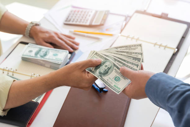 Benefits of Turning to a Money Lender in Singapore for Personal Loans
