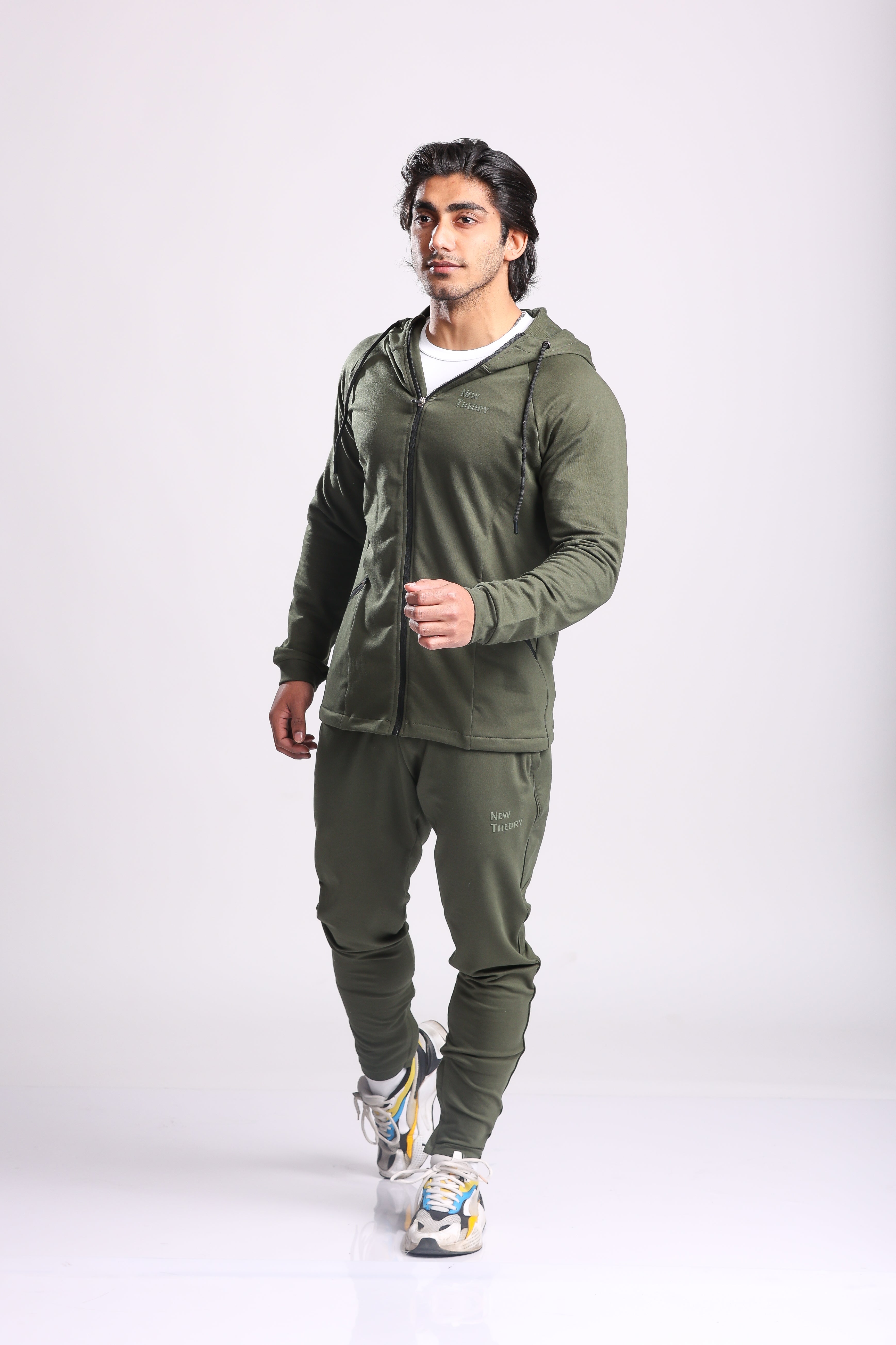 From Warm-Up to Cool-Down: Best Gym Tracksuits for Every Session