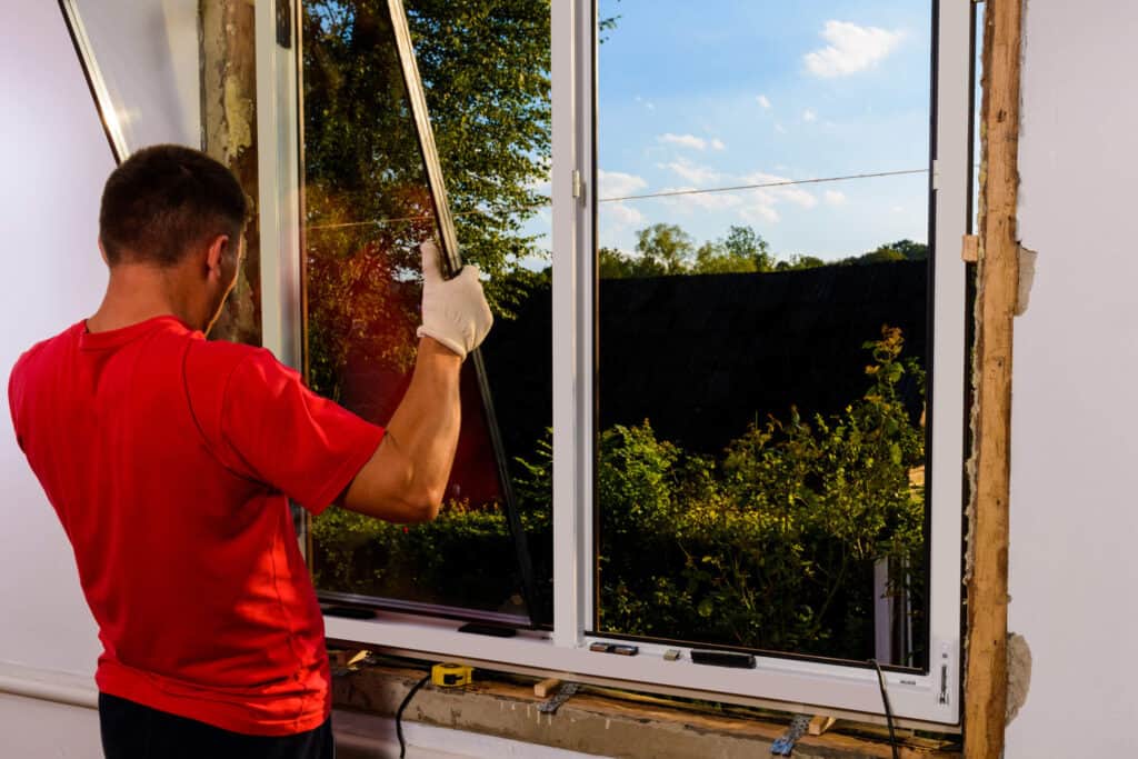 How to Know When Your Home Windows Need Glass Repair?