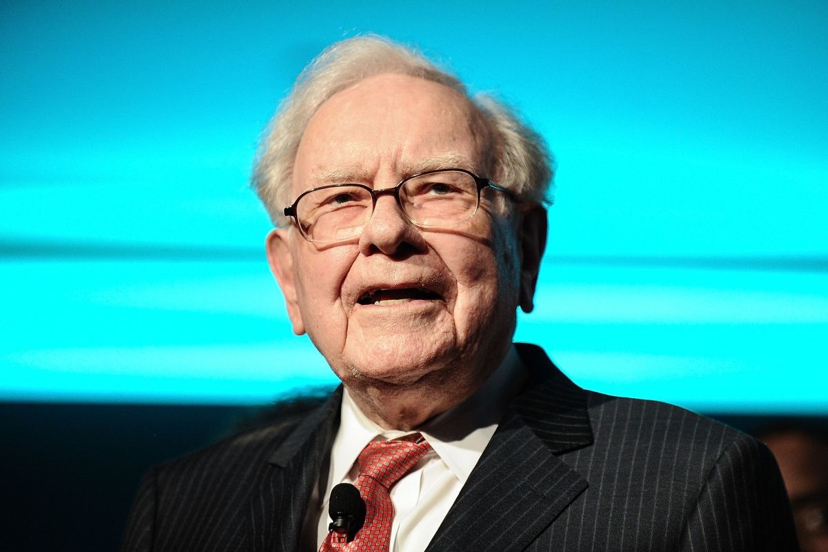 Warren Buffett’s Humor and Wisdom: The Funniest and Smartest Quotes from the Oracle of Omaha