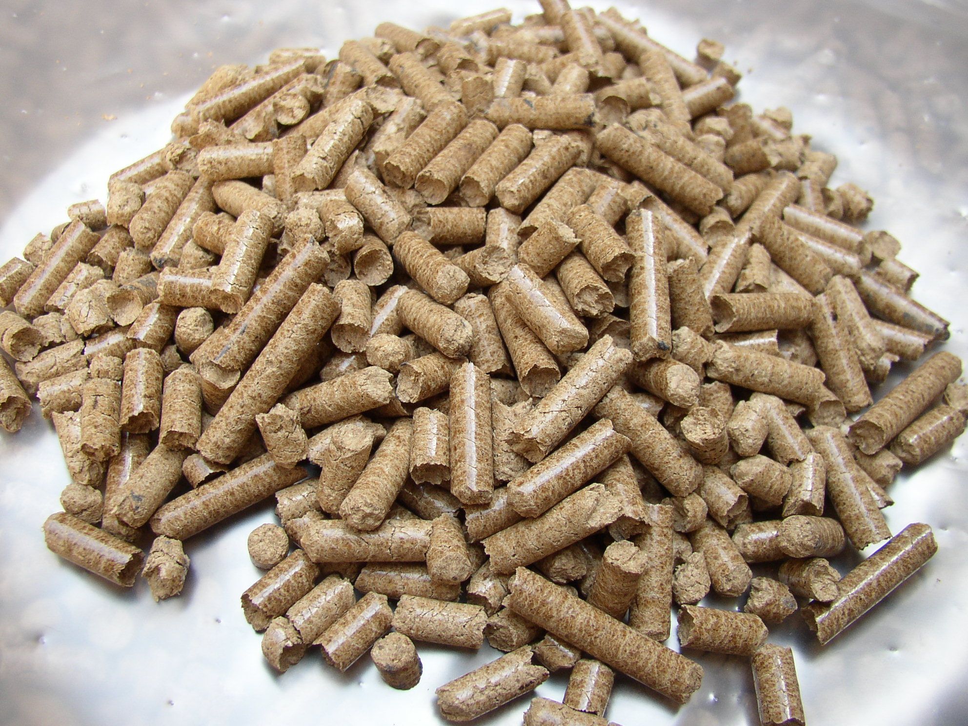 Eco-Friendly Heating with High-Quality Biomass Wood Pellets