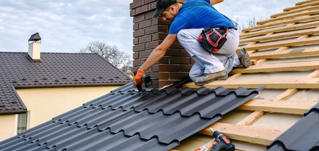 How Much Should a Roofer Charge Per Hour? A Clear Guide for UK Homeowners