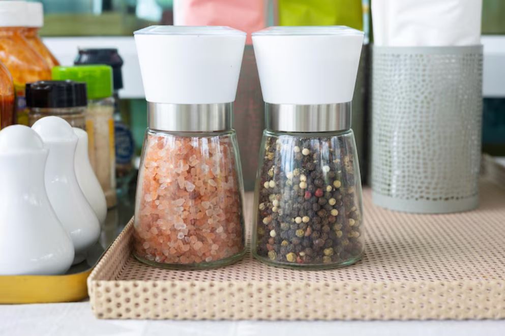 Sleek Compact Refillable Pepper Mill for Tabletop Use