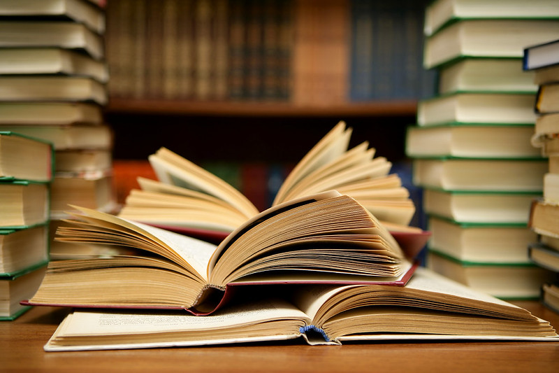 Red Flags to Avoid When Selecting a Book Publishing Company