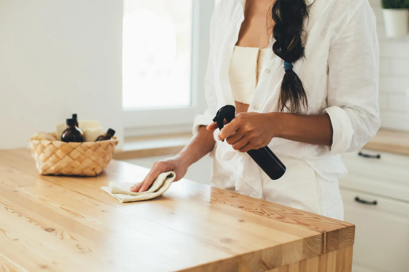 5 Essential Oils to Keep Your Home Fresh and Germ-Free