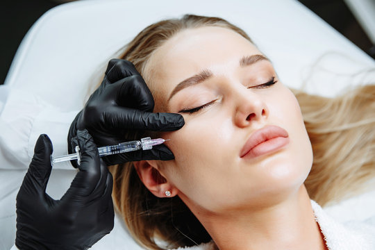 What’s the Right Age to Start Getting Cheek Filler Injections