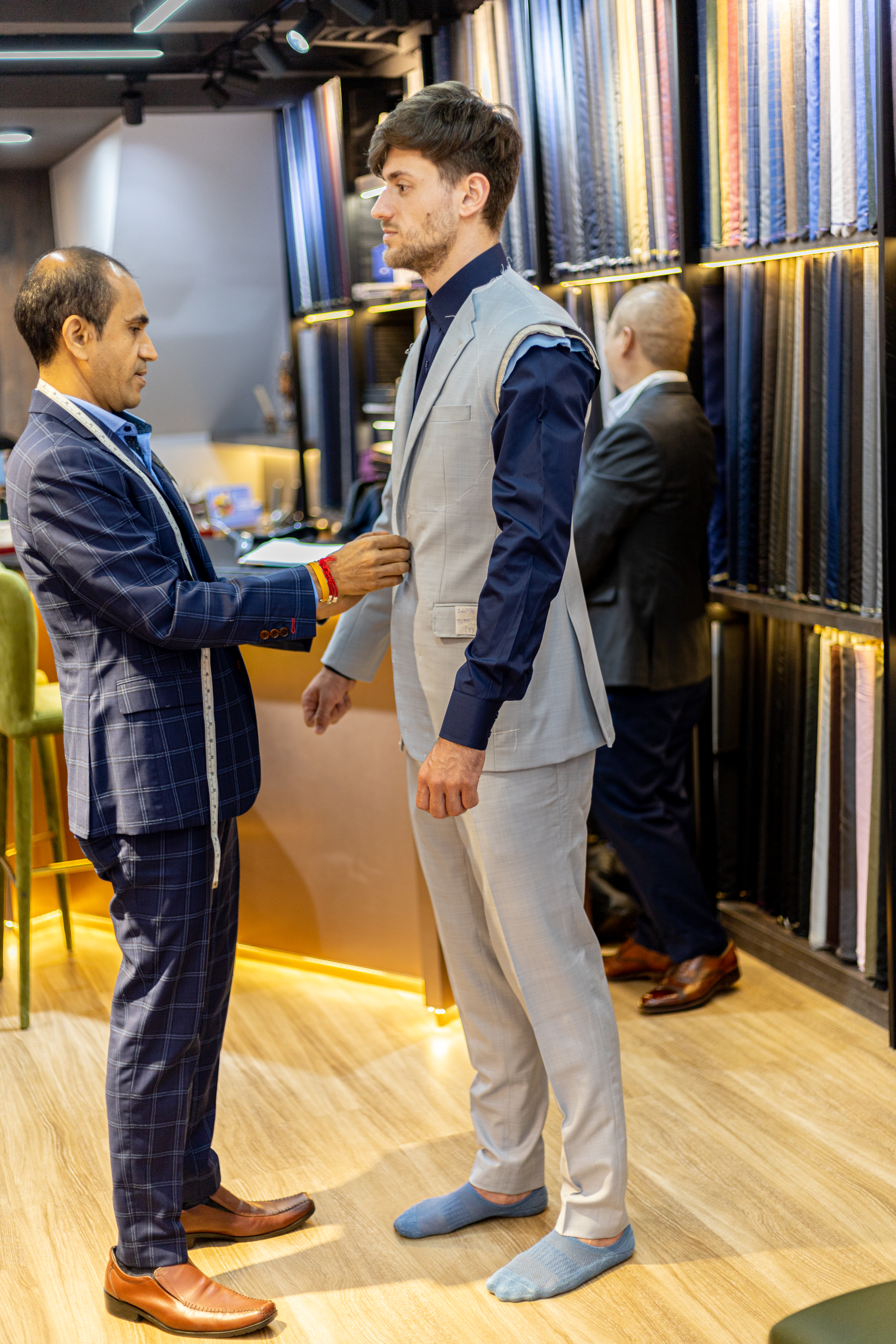 The True Cost of a Tailored Suit in Bangkok: A 2025 Guide with Tom’s Fashion
