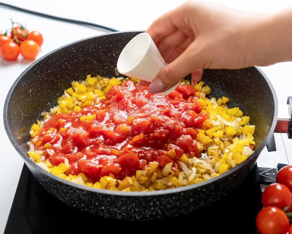 How to Make Tomato Rice Like a Pro – Spicy, Tangy & Tasty!