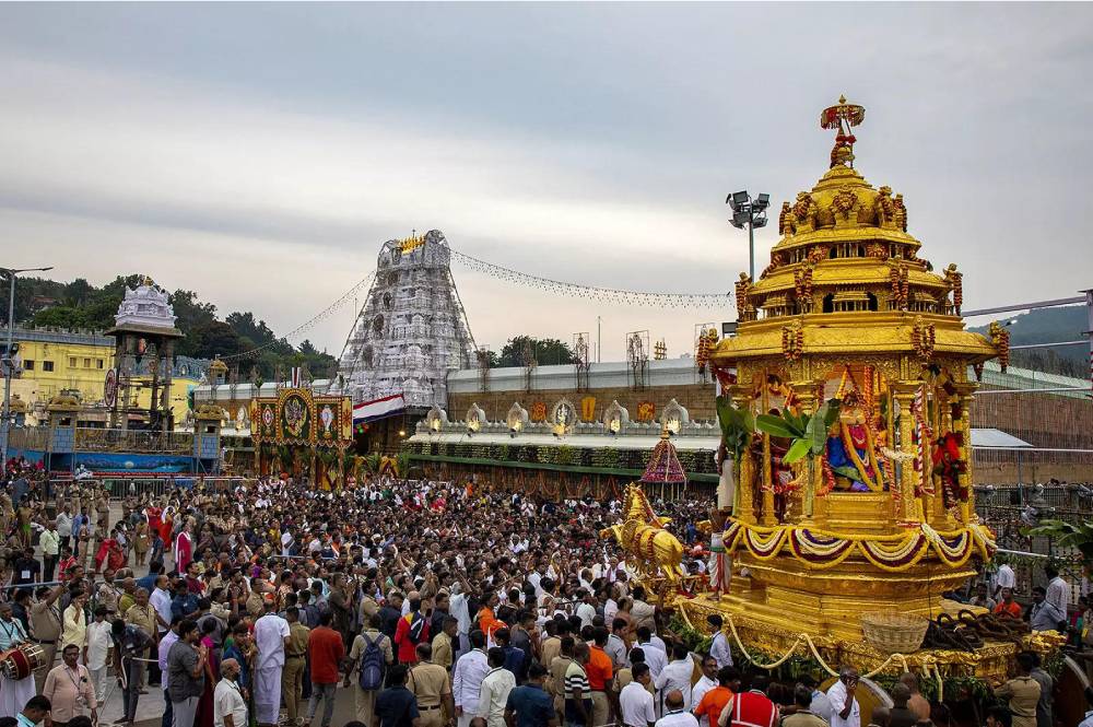 How to Book a Seamless Tirupati Tour Package for Quick Darshan