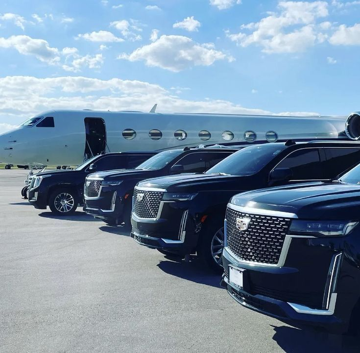 Canadian Black Car: Premier Guelph Airport Limo Service and Luxury Limo Service in Guelph, Ontario