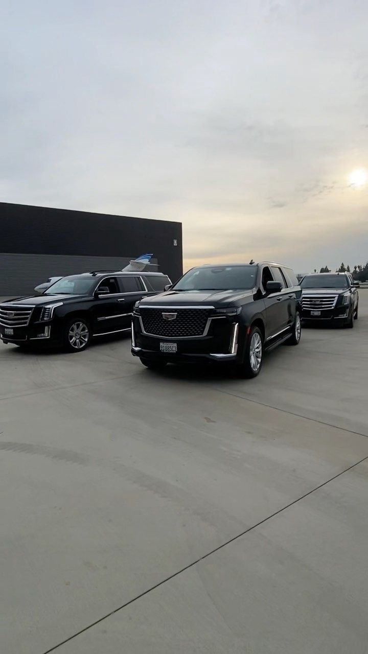 Canadian Black Car: Premium Limo Service in Cambridge and Reliable Airport Limousine Cambridge