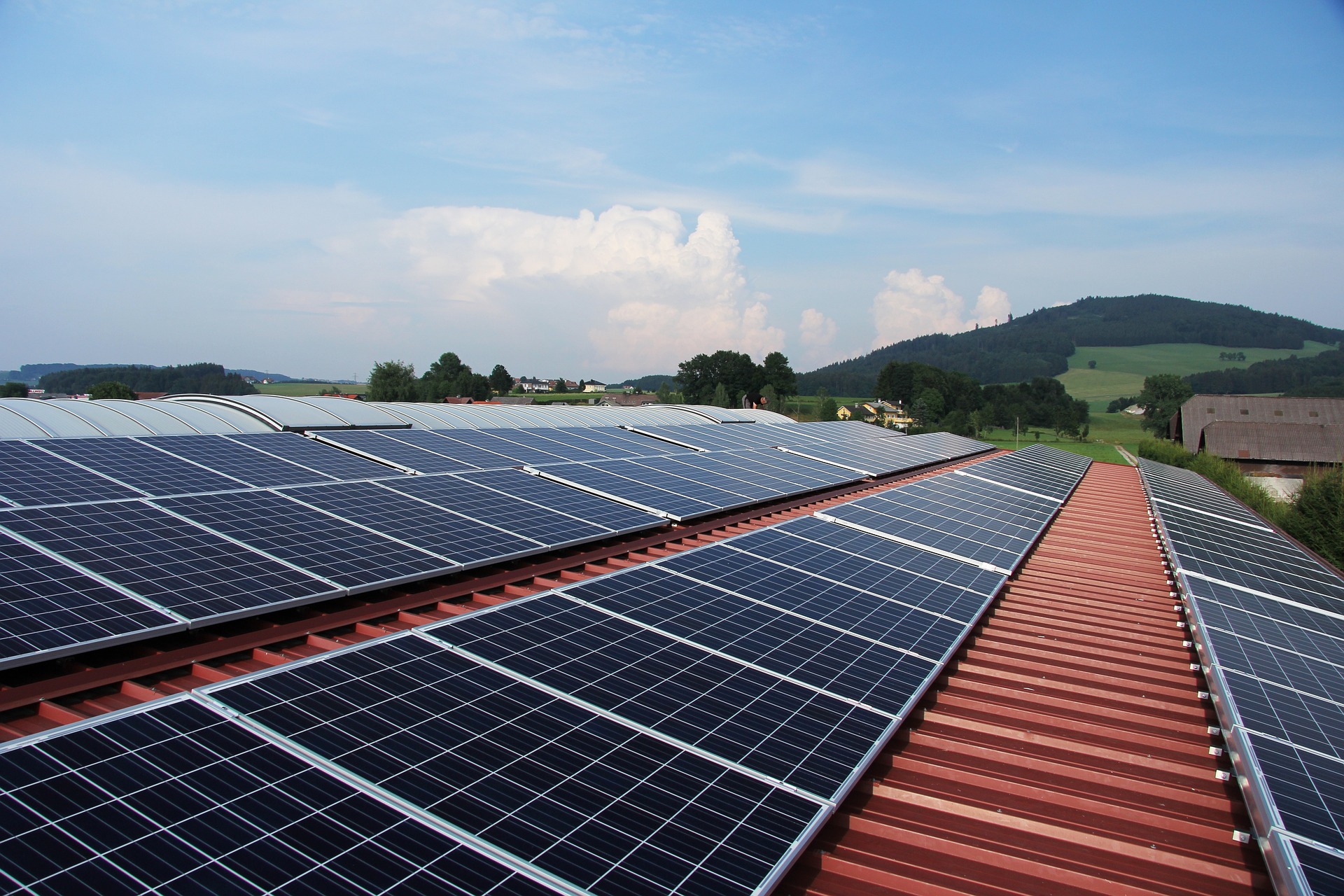 Why Dubai Is The Perfect City For Rooftop Solar Energy In 2025