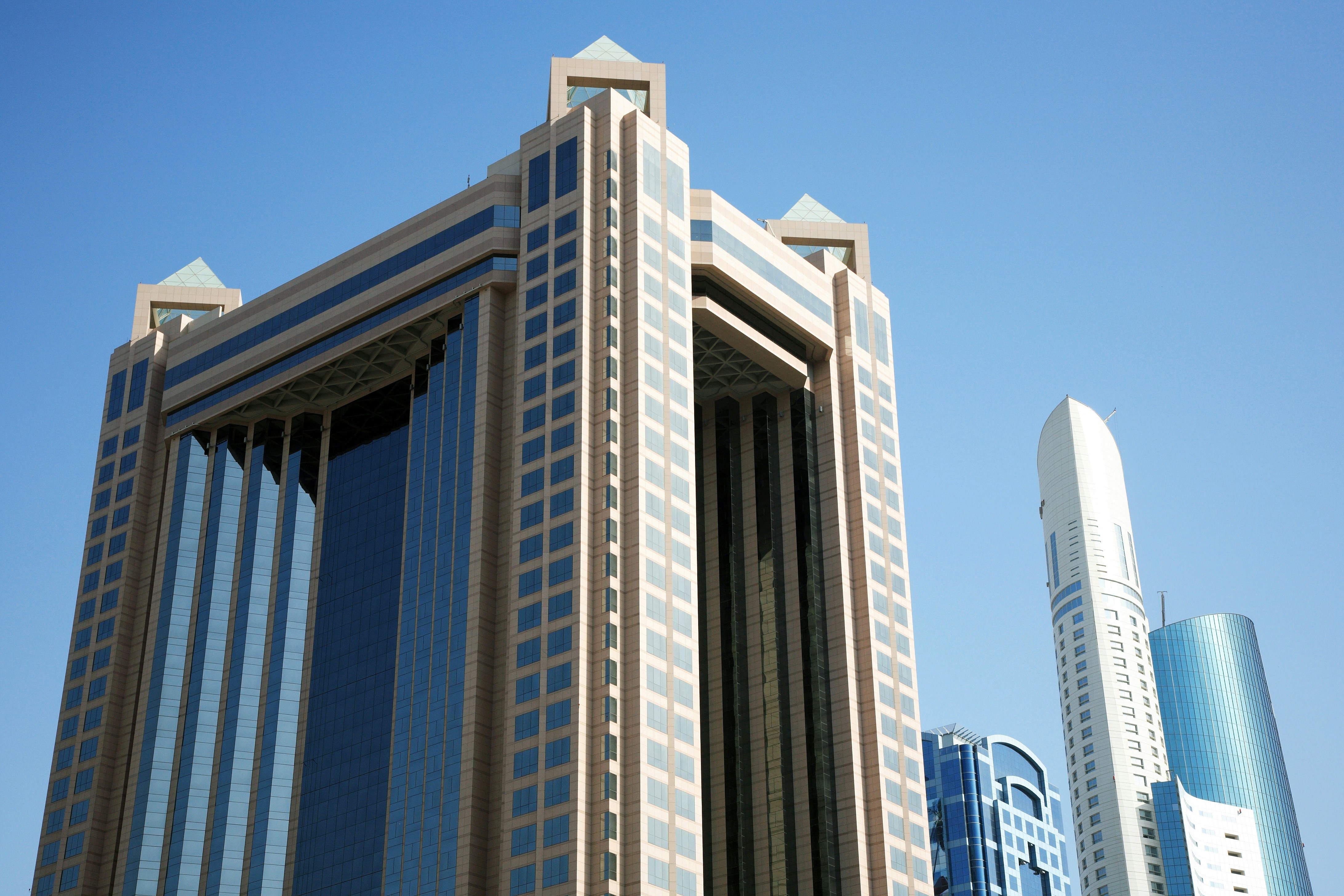 The Role of Apartment Rental Services in a Competitive Housing Market