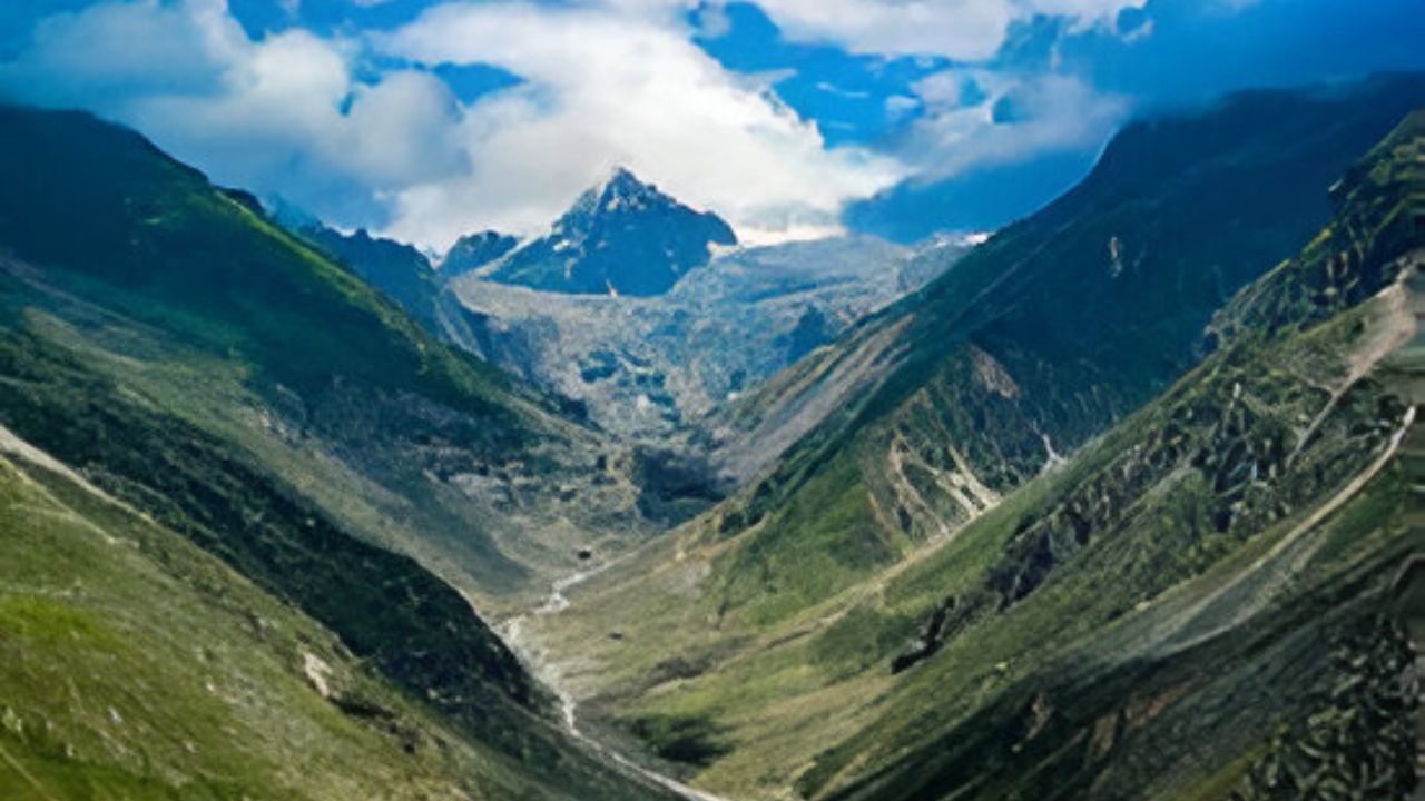 Hampta Pass Trek Itinerary: Your Day-by-Day Trekking Plan