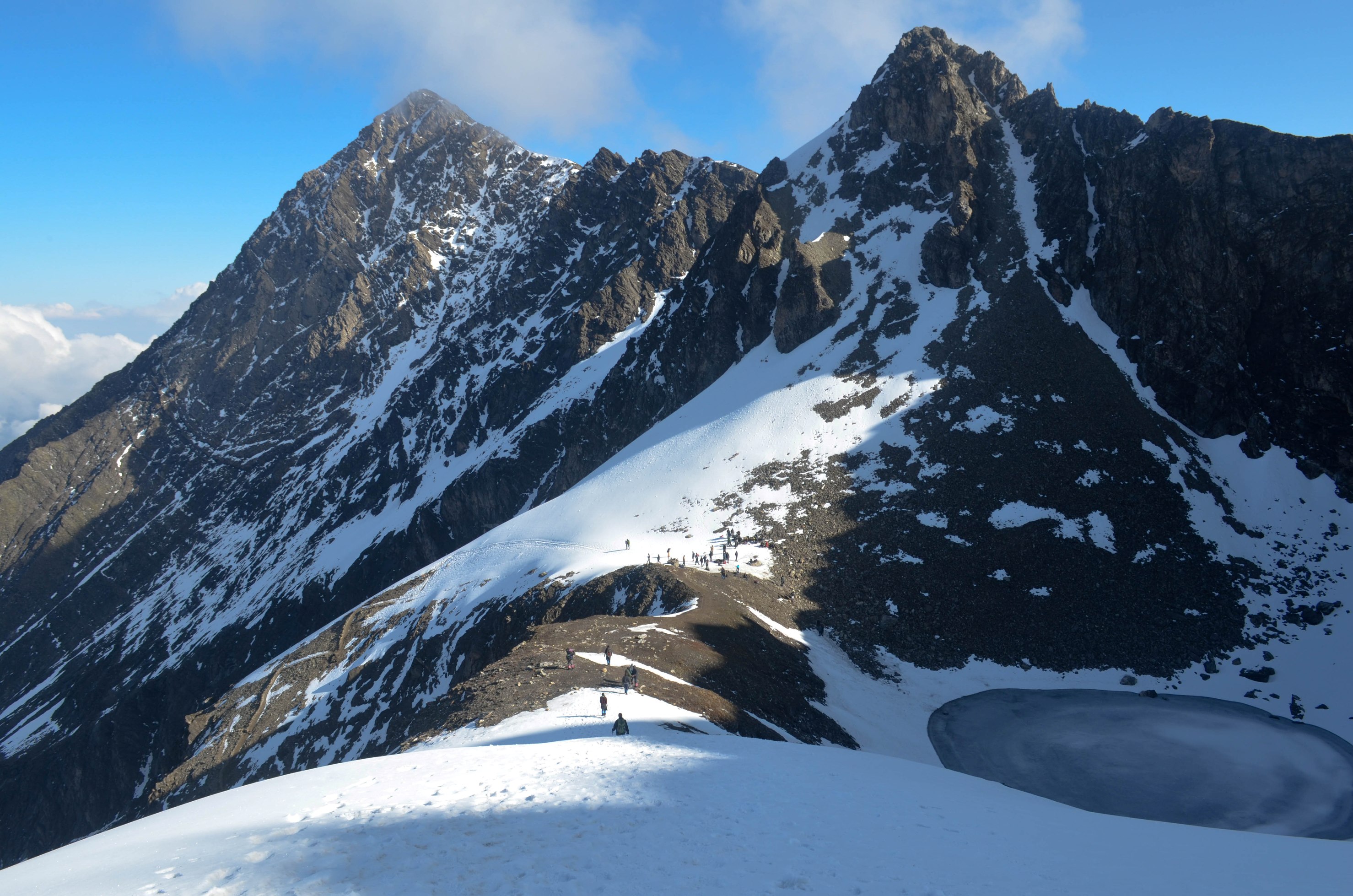 How to Prepare for High-Altitude Challenges on Roopkund Trek