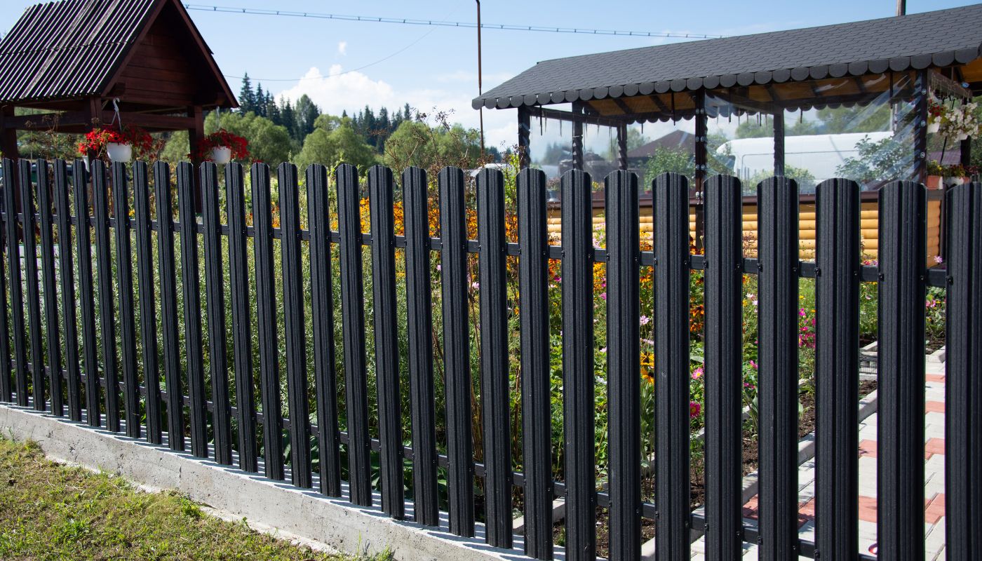 Find the Right Fence for Your Lifestyle and Needs