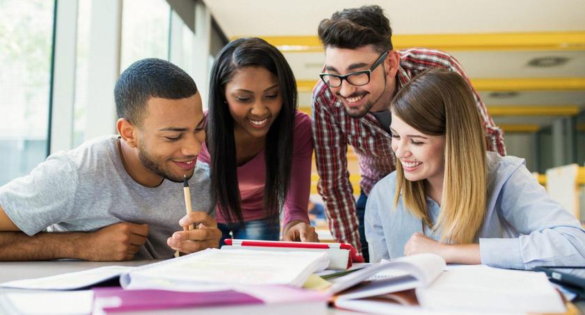 7 Best Assignment Tools That Can Make Your Process Smooth