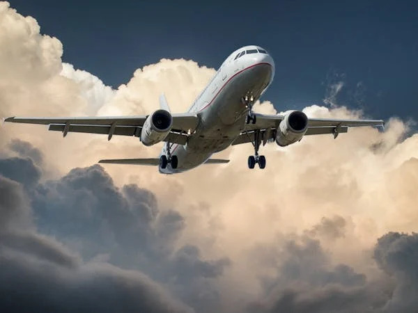 6 Ways to Call Expedia Customer Service Through Phone Number, Chat and Email Options