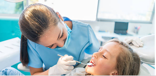 Aligners tanden: een discrete oplossing om uw glimlach effectief recht te zette