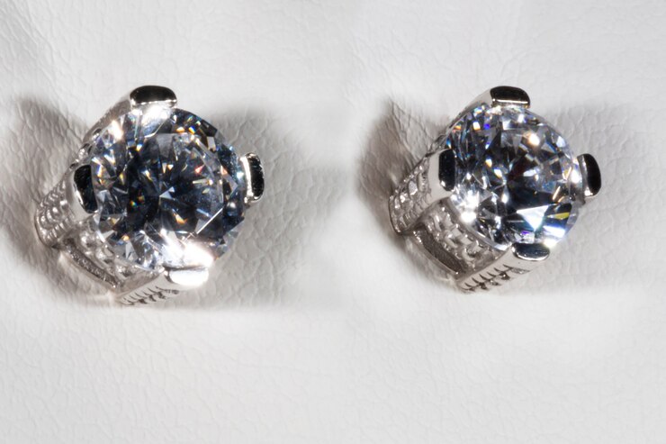 5 Reasons to Choose Lab Created Diamond Solitaire Earrings over Natural Ones