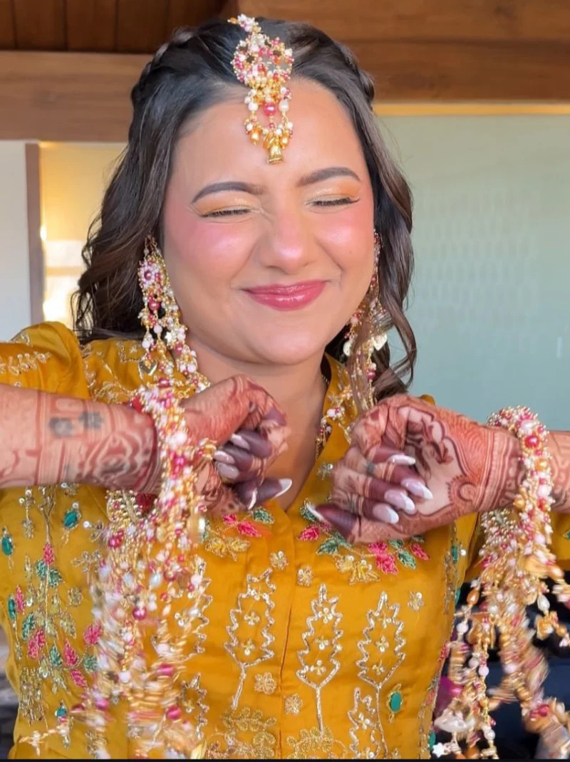 Stunning Hair Accessories for Bride – Elevate Your Bridal Look with Vaidaan
