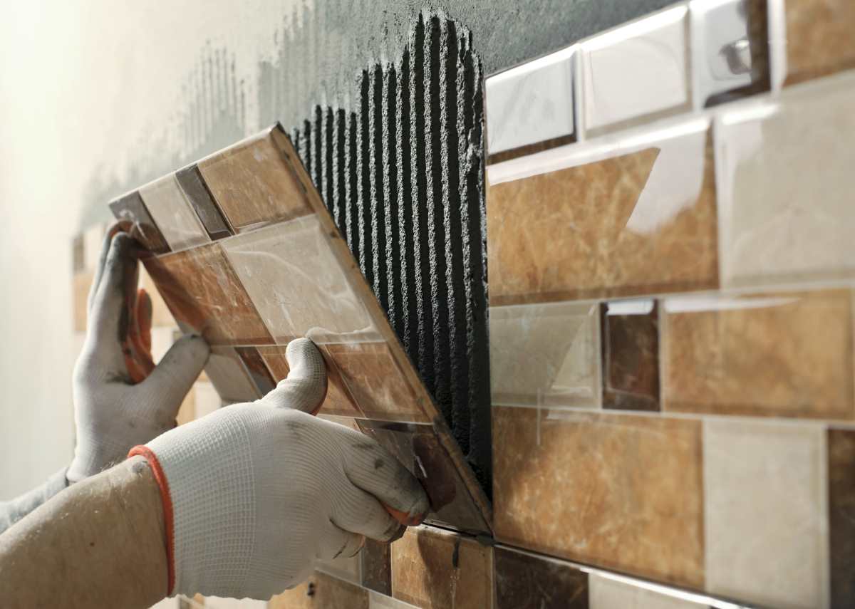 Why Kremlin Solution is One of the Best Adhesive Manufacturers in India