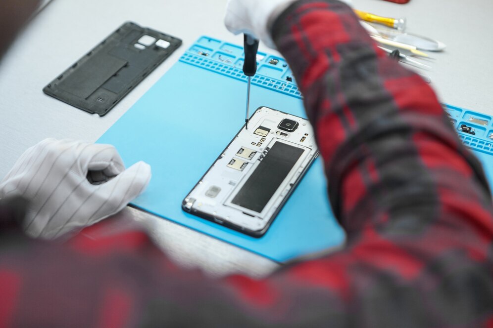 Top 10 Reasons to Join a Mobile Repairing Course in 2025