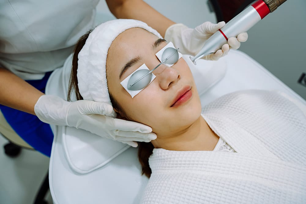 Does Pico Laser Treatment Help with Large Pores?