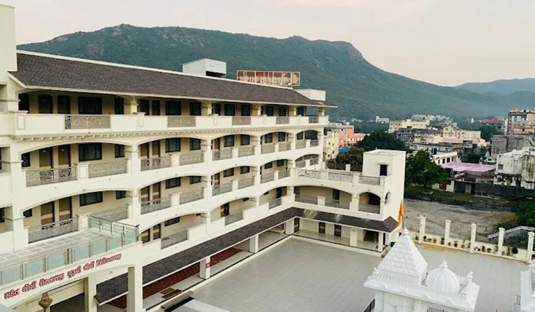 Plan Your Spiritual Escape with This Budget Shernath Bapu Ashram Room Booking Guide